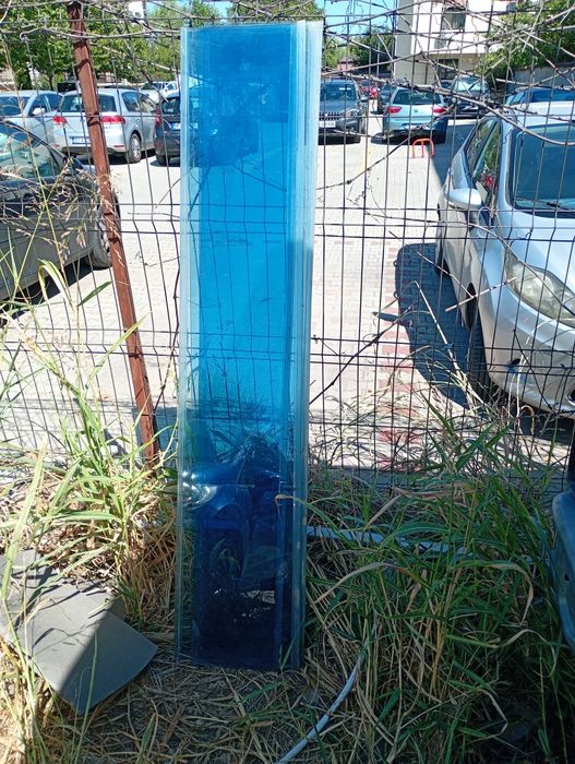 Geam (securizat) baie ,(preț 5 buc.)dus 32cmx178,5 cm culoare albastra