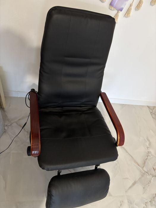 Scaun masaj cu incalzire si suport picioare