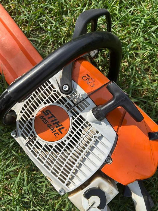Stihl MS 441 C – drujbă profesională foarte puternică, destinată lucrului intensiv și exploatării forestiere.