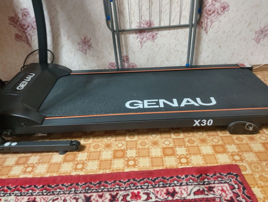 Продам беговую дорожку