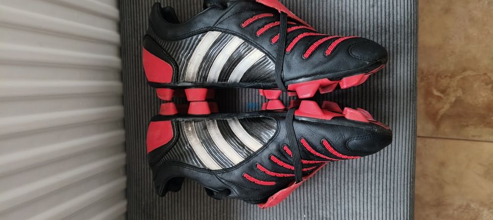Ghete fotbal adidas Predator