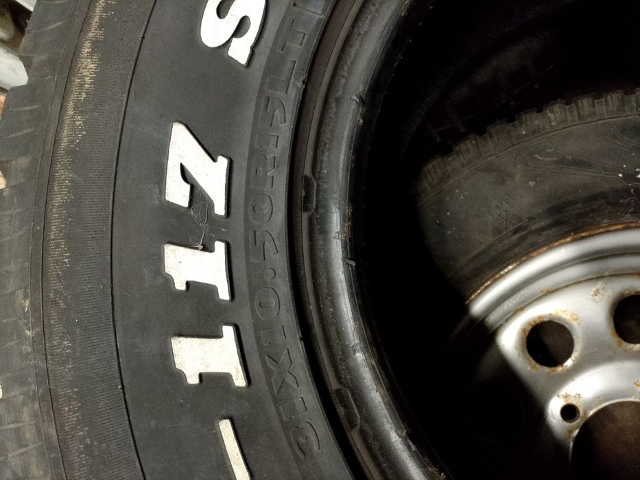 Продавам гуми  за кал