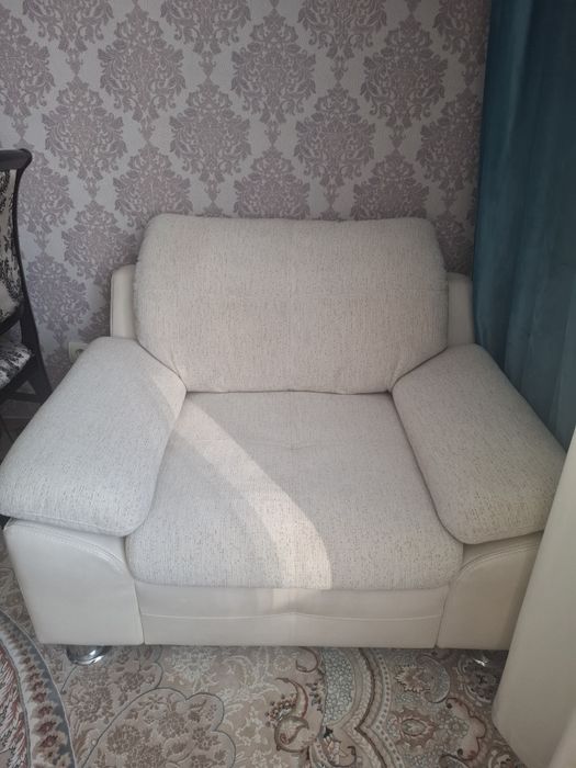Продам диван с креслом