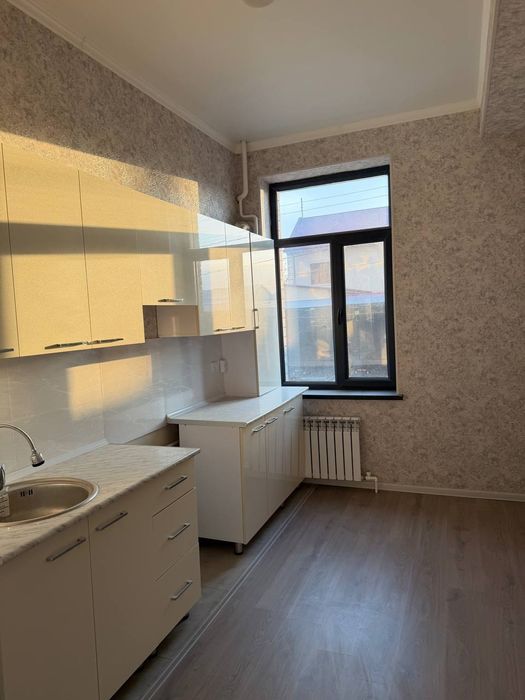 Продаётся 2 комнатная квартира, 116 квм, с ремонтом, Янгиюль, Нов