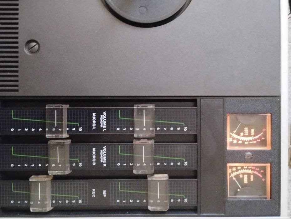 Магнетофон philips