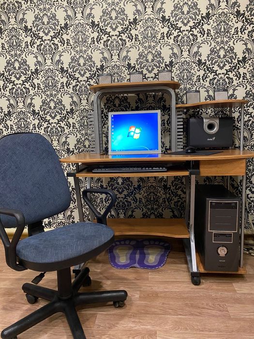 Продам компьютер,стол и кресло