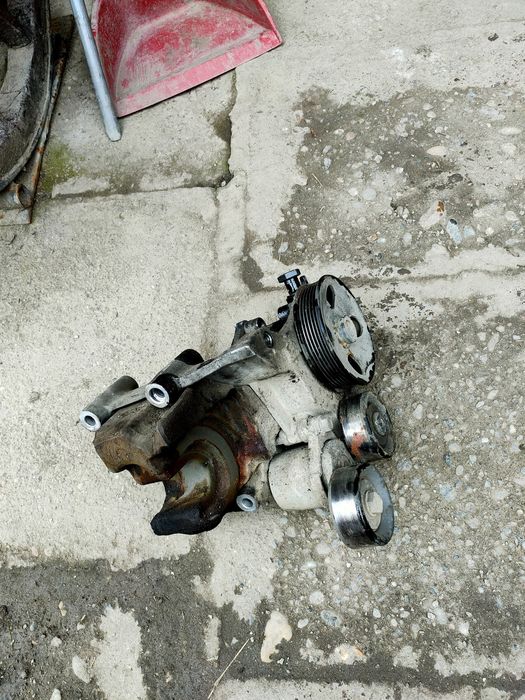 Vând piese Hyundai Tucson 2.0