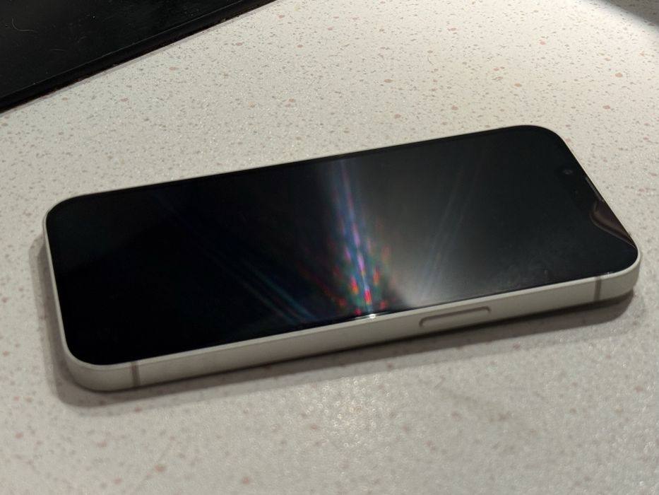 iPhone 13 128GB Starlight (бял) – Перфектен, 100% Батерия!