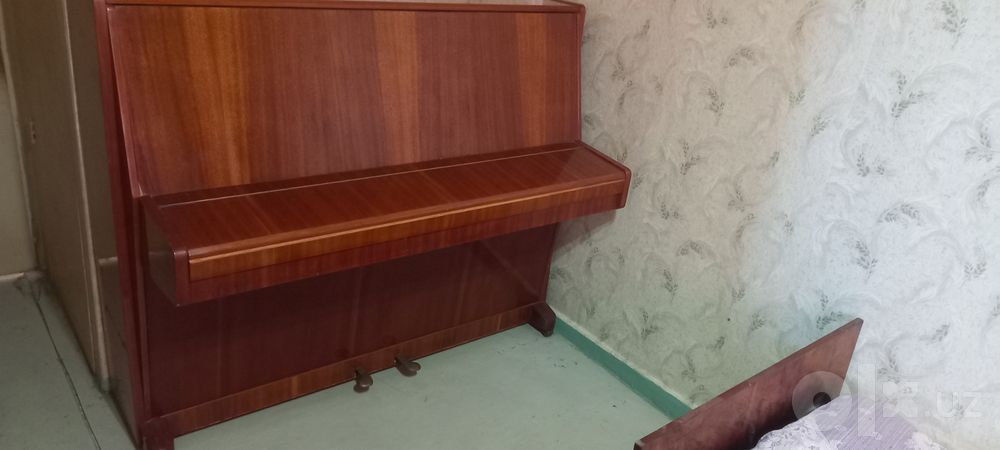 Пианино Элегия.В отличном состоянии.