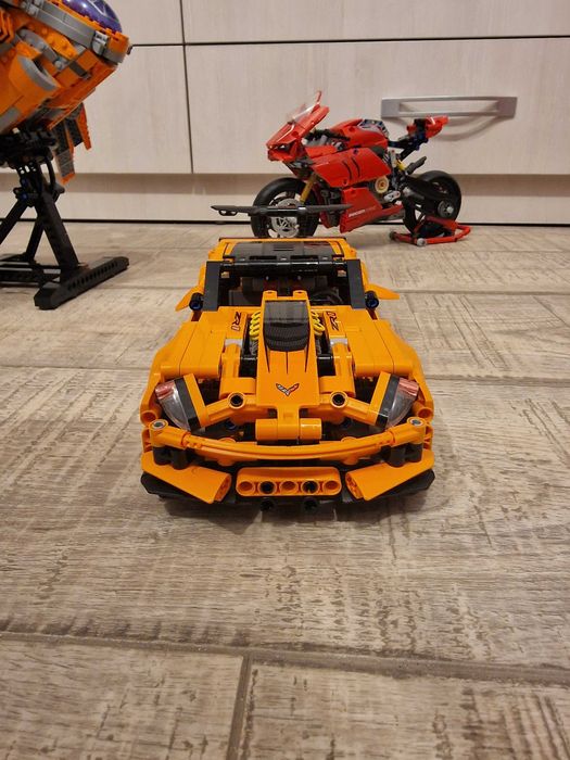 Lego Chevrolet Corvette ZR1 42093