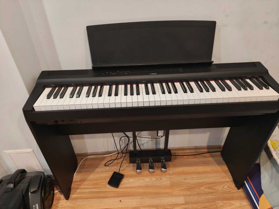 Пиано Yamaha + стол + 2 чифта слушалки
