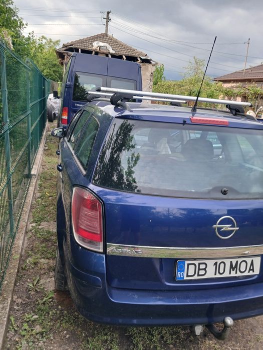 Vând Opel astra h  break 2005 motor 1.7 cdti