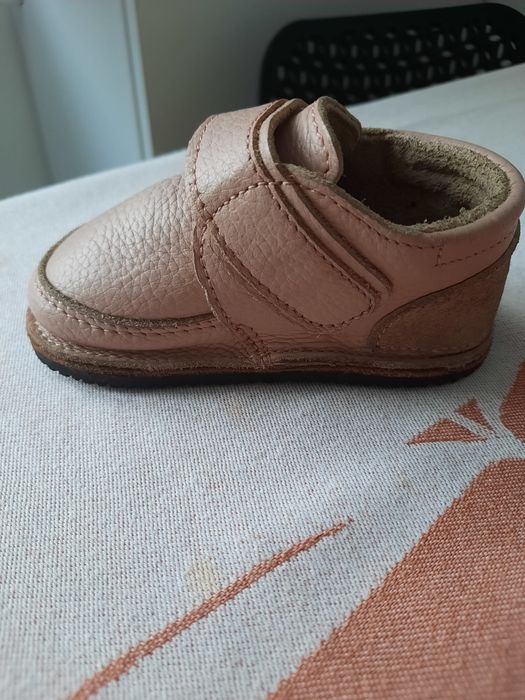 Vând incălțăminte primi pași!