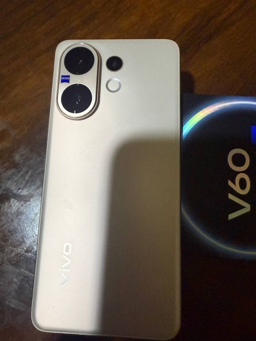 Vivo v60.    512 GB 12