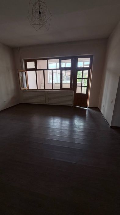 Toshkent shahar Yangihayot tumani, Gulzor mahallasida joylashgan kotej