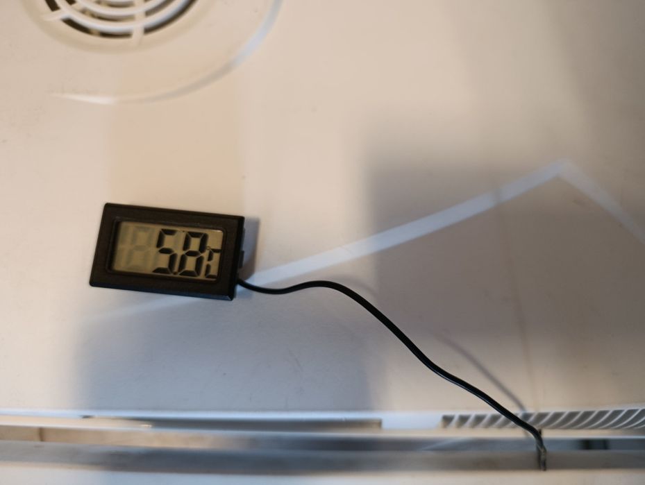 Хладилна чанта на 12 и 220 волта