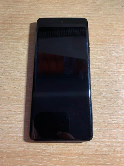 Motorola Edge 40 Neo 256GB, 12+6 RAM, super rapid, folie + husă