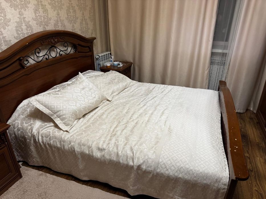 Продам спальный гарнитура