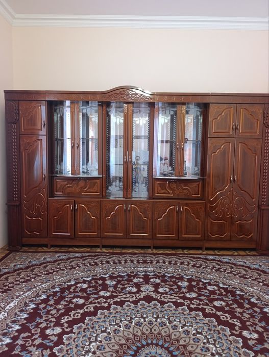 Eni 4 metr uzunligi 2.5 rassiski mebel ahvoli yaxshi