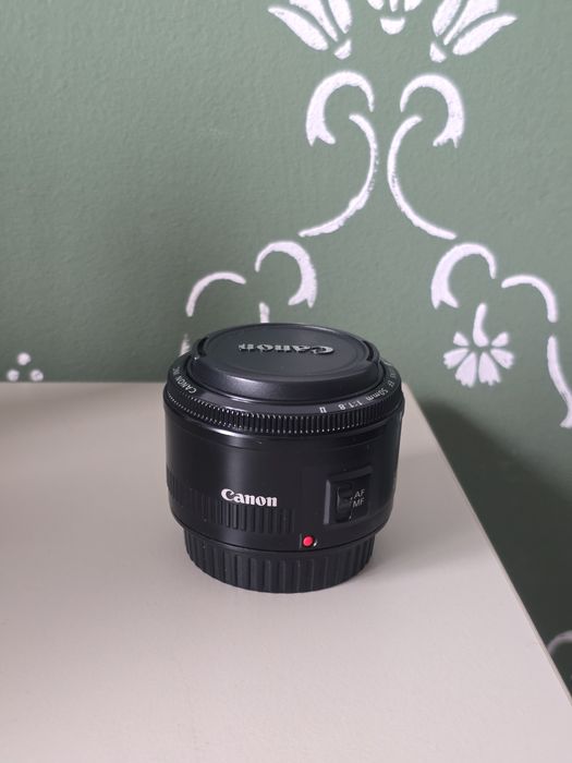 Canon 70d si obiectiv Canon 50mm 1.8 aparat cabina foto