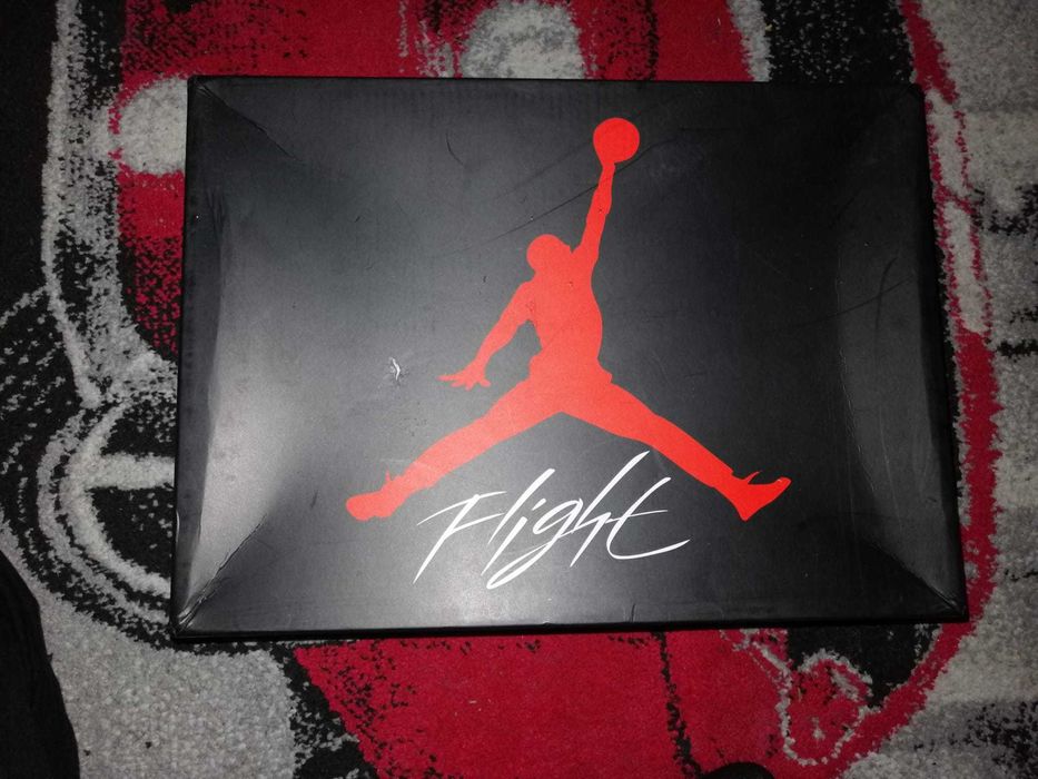 Air Jordan 4 Red Thunder