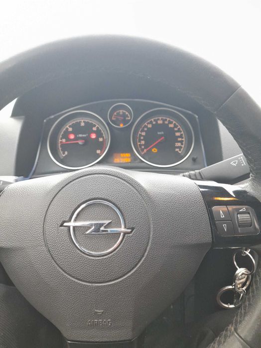 Продавам автомобил