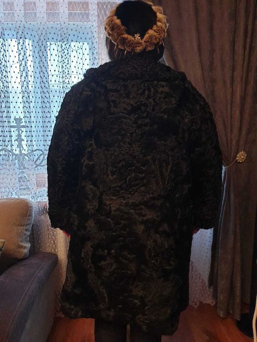 Продам Каракулевую шубу