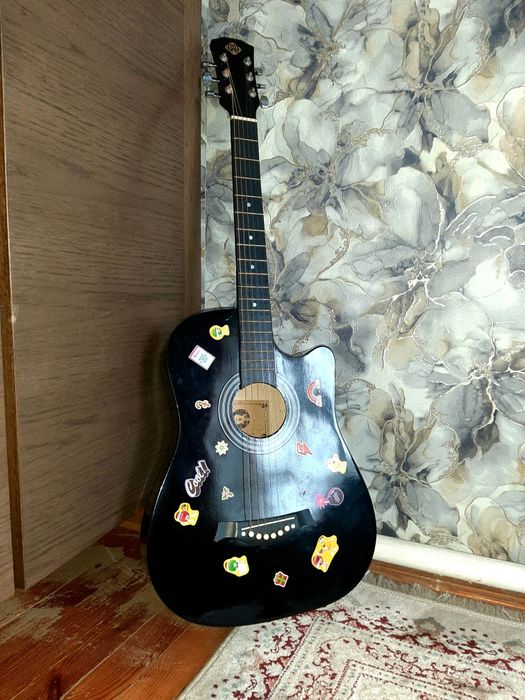 Акустическая гитара 4 в 1