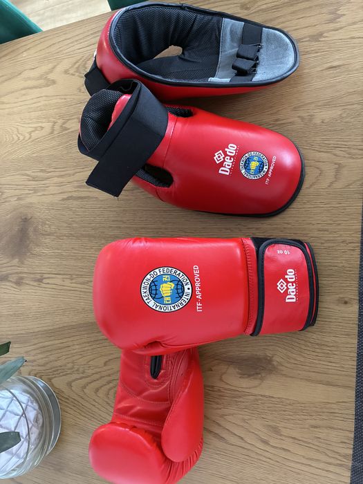Echipament complet Taekwondo aprobat ITF pentru copii 9-12ani (dobok taekwondo, manusi si aparatori picioare)