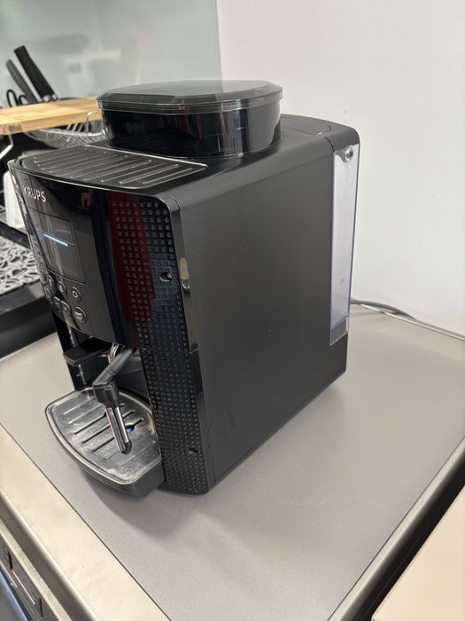 Espressor automat Krups Essential EA81P070