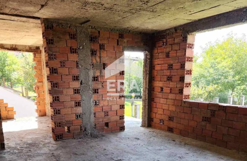 Прекрасна еднофамилна къща в гр. Сапарева баня