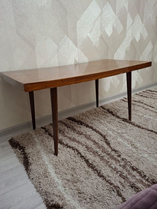 Срочно продаю стол