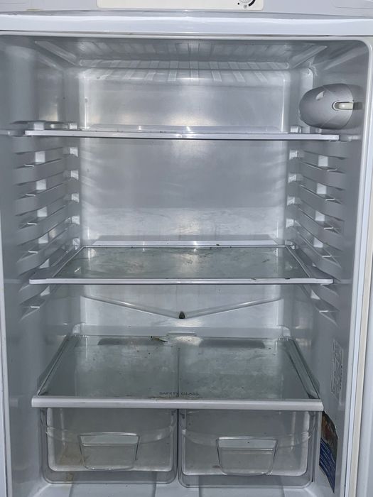 Продам холодильник indesit