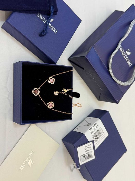 Set Swarovski Lantisor si cercei