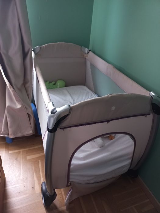 Сгъваема бебешка кошара