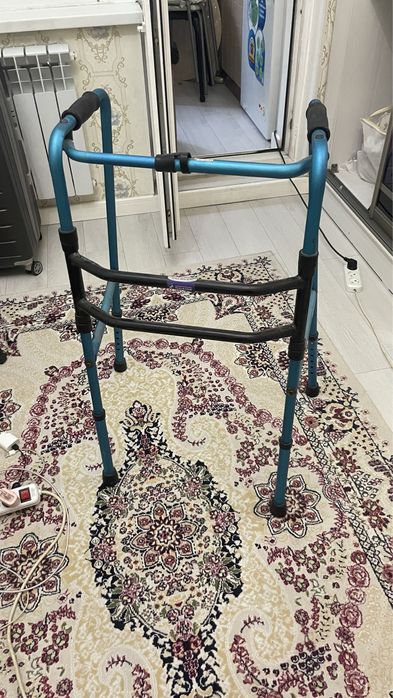 Костыль  немецскиц и деревяный