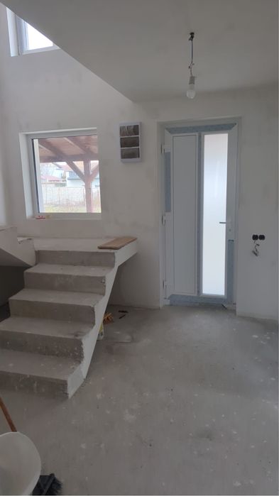 Casa tip duplex - locuinta cu 5 camere - semifinisat