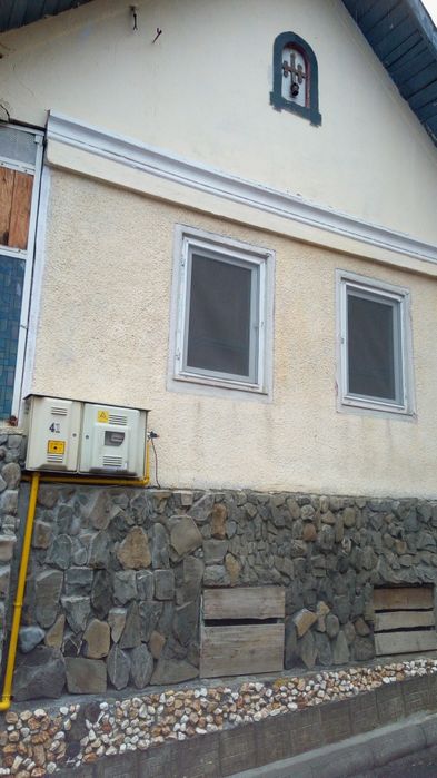 Casă de închiriat