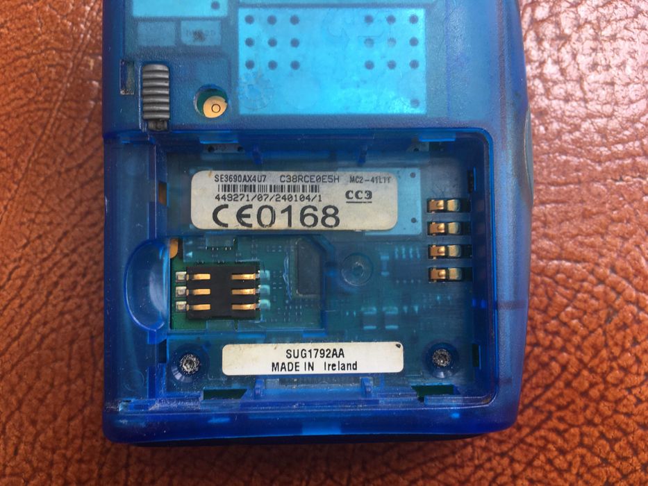 GSM-телефон Motorola V100