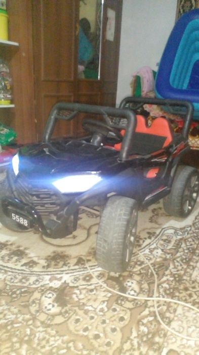 Moshina misan moshina olgan odam afsuslamidi kichkintoylar uchun ayni