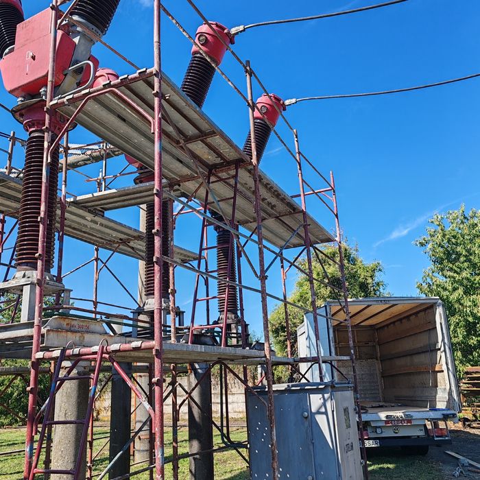 Schelă de închiriat