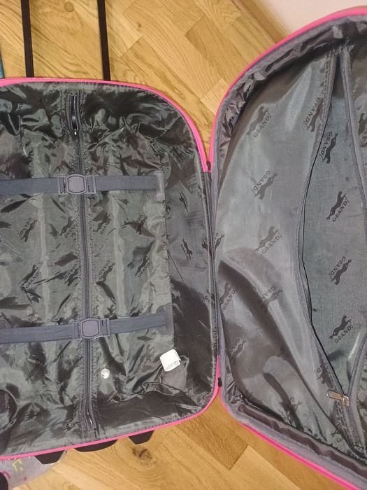 Куфар с колелца за момиче