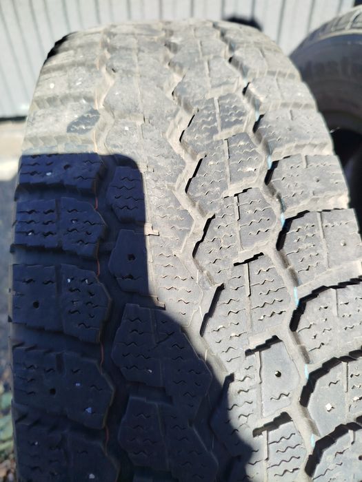 Продам зимние шины  185 70 R 14