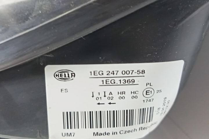 Far dreapta 1EG24700758 Volkswagen VW Golf a 5-a generatie