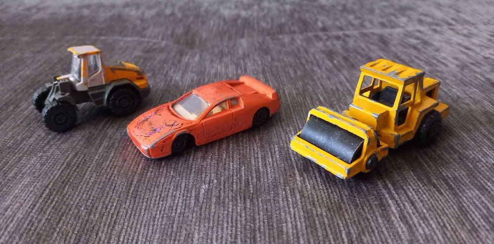 Продавам колекция Ферари от Шел и други.