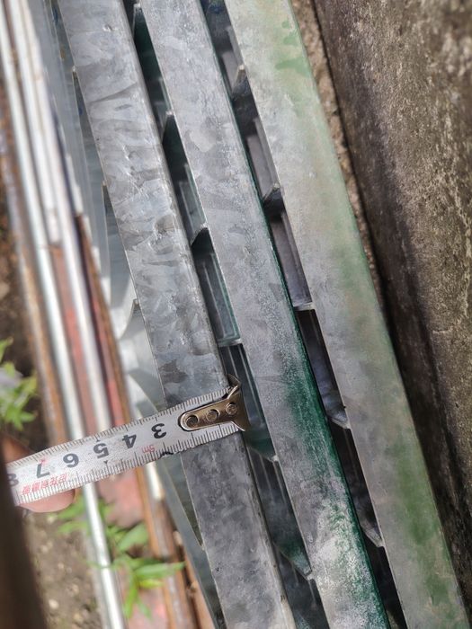 Grătar zincat nou cu dimensiunile din poze, am 7 bucati