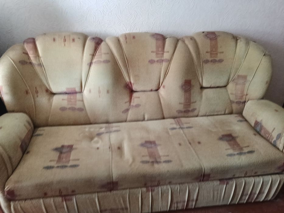 Диван  в хорошем состоянии.