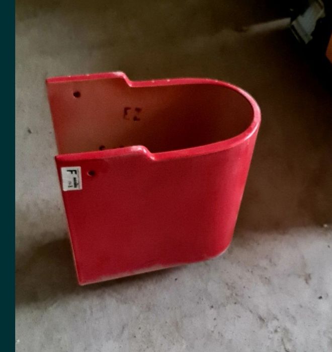 Пьедестал красный пол раковину