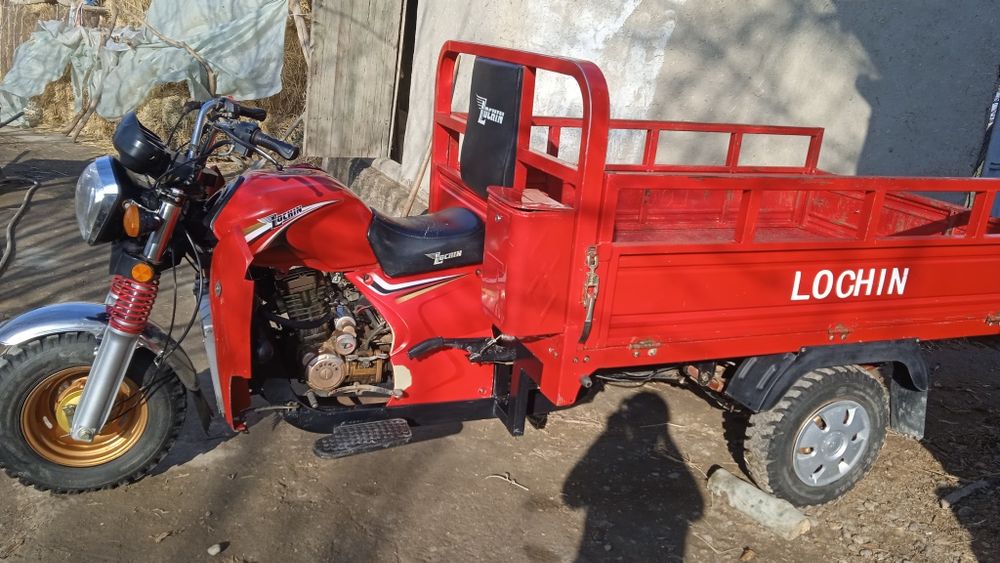 Мотоцикл лочин сотилади