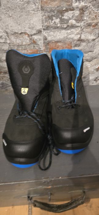 Base ,Strauss engelbert